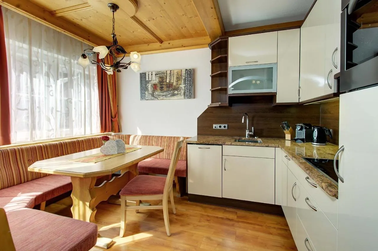 Alpinstyle Hotel Ischgl 4*,